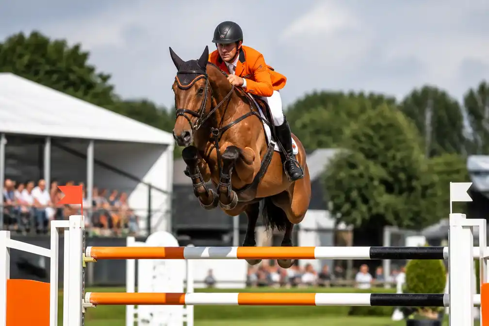 Bondscoach stelt WK-selectie uit; spanning bij Brabantse springruiters