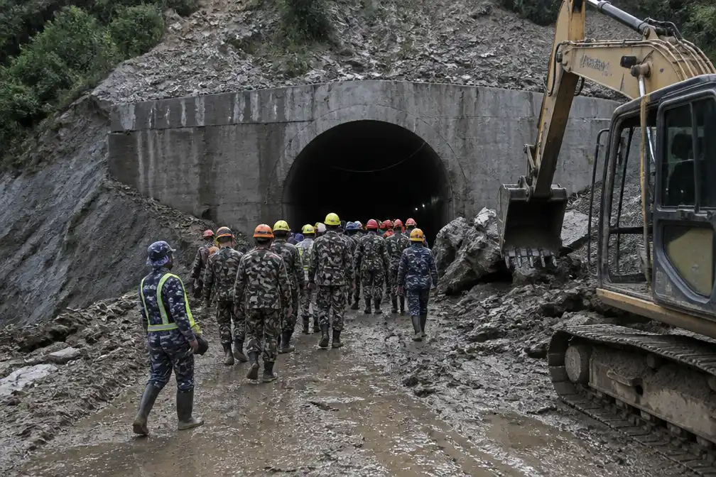 Nog zeker 39 vast in tunnel Nepal, zeggen autoriteiten