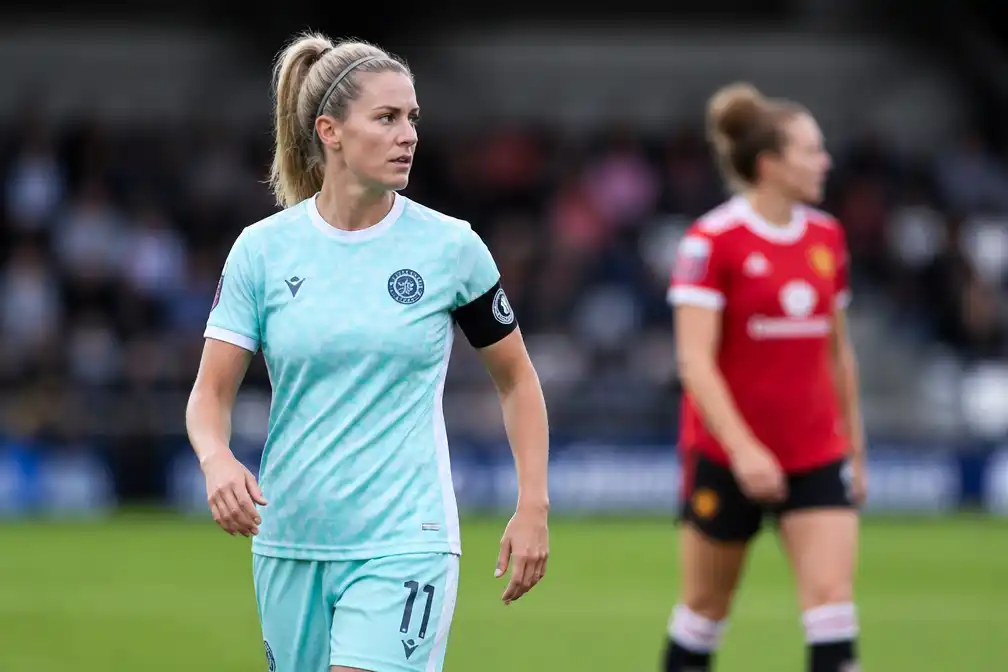 Putellas leidt London City in WSL naar statementzege op Manchester United