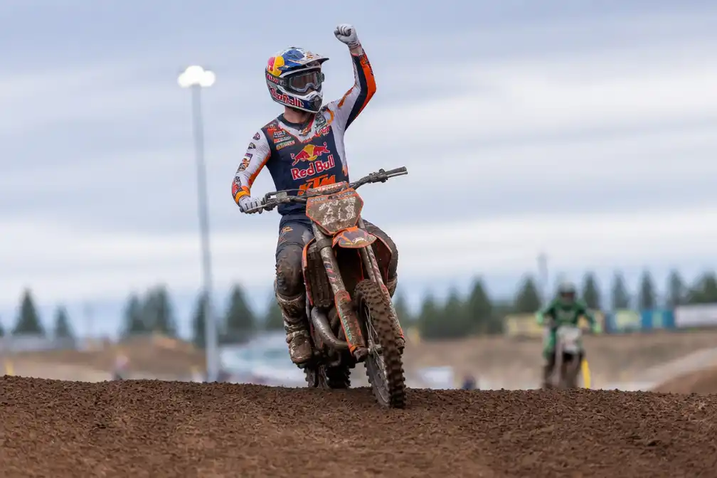 Herlings verovert derde MXGP-titel en zesde wereldtitel in Turkije