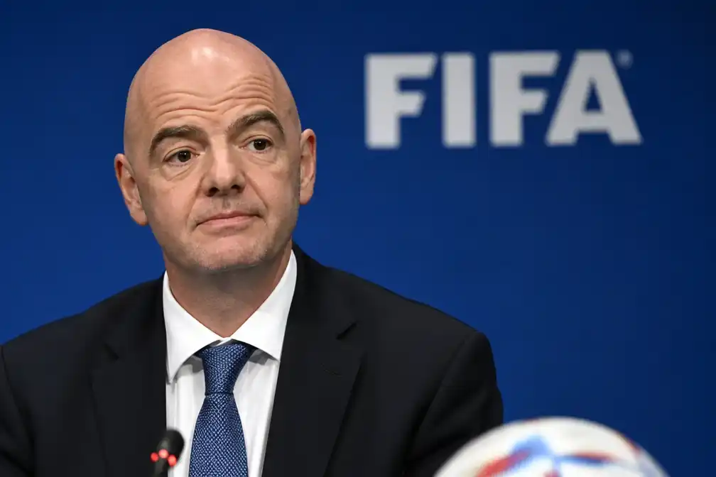 FIFA bevestigt: Infantino verkiesbaar voor nieuwe termijn in maart 2027