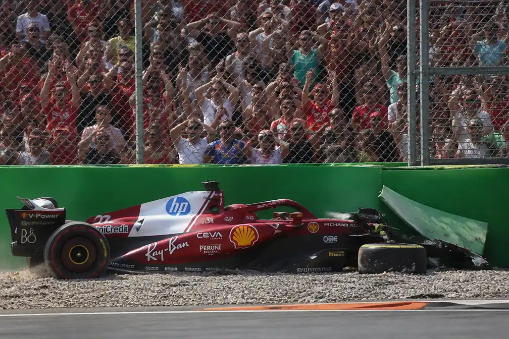 Leclerc zware crash in Monza, tranen bij Ferrari-tifosi