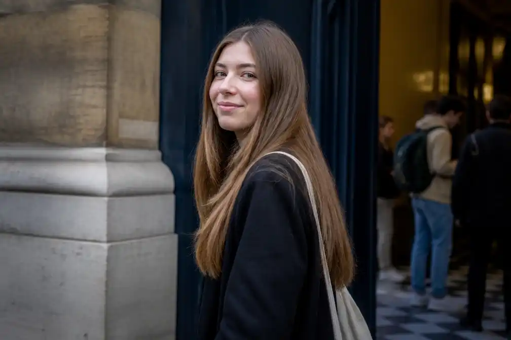 Spaanse prinses Sofía verzwijgt koninklijke afkomst bij studie in Parijs