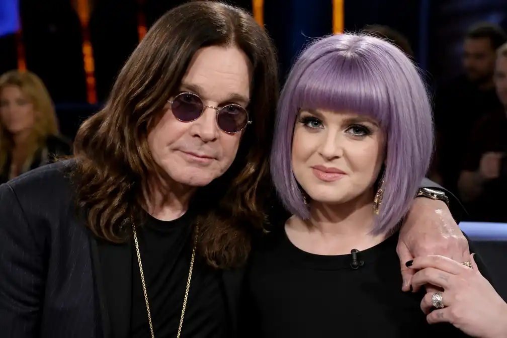 Kelly Osbourne droeg pruik om gewichtsverlies te maskeren na overlijden vader