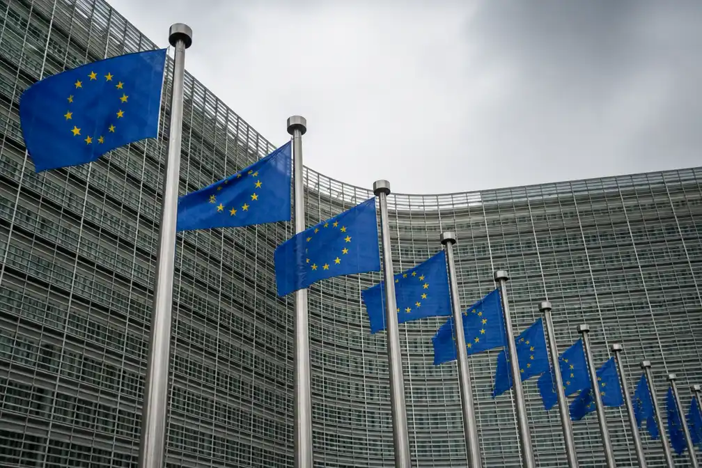 EU-Commissie hekelt wijze waarop begrafenis Mladic plaatsvindt