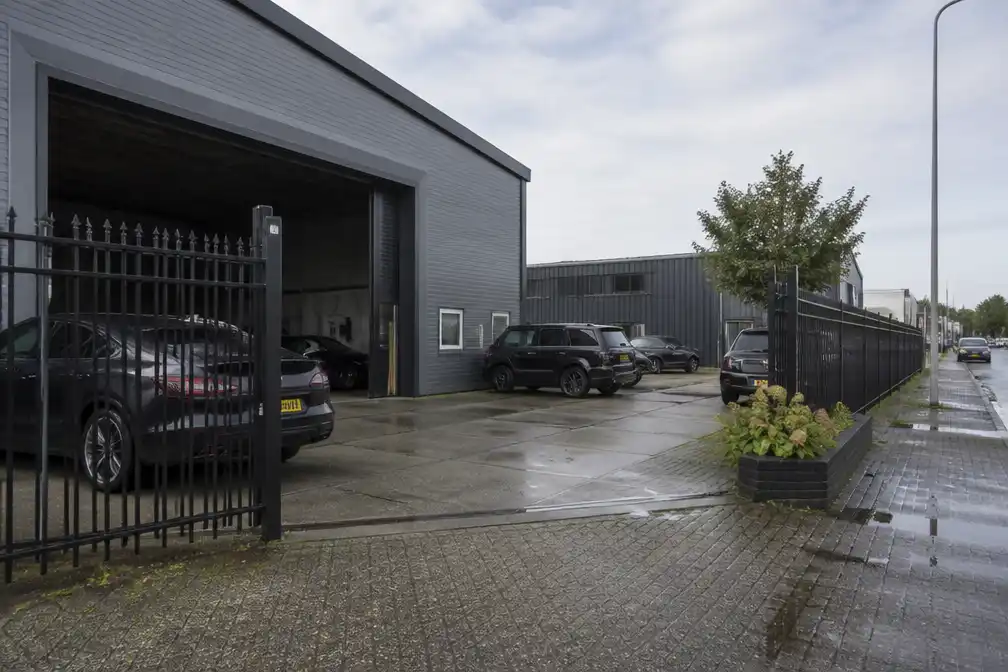 Verdachten doodschieten crimineel Parker: noodweer; justitie ziet moord of doodslag