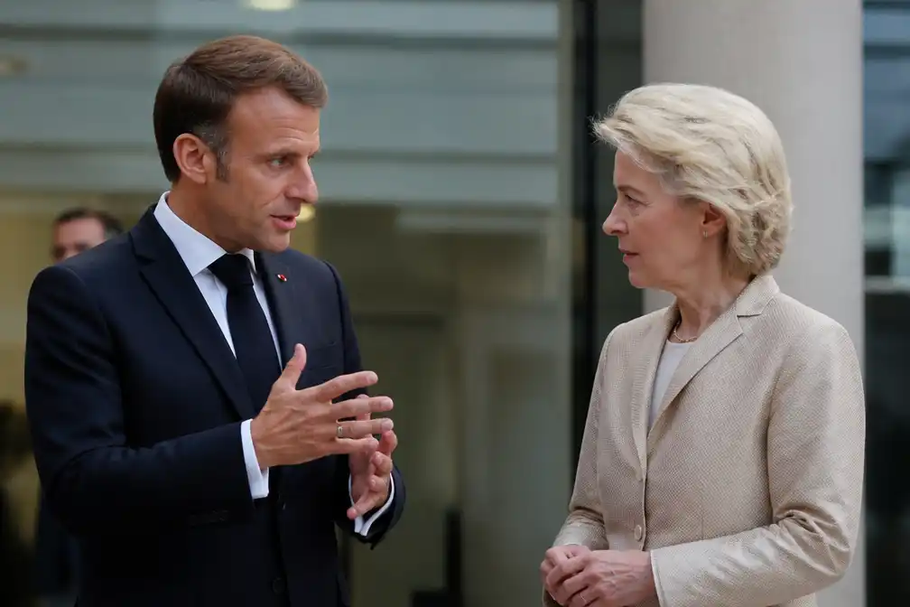 Macron wil Europees verbod op sociale media voor jongeren onder 15