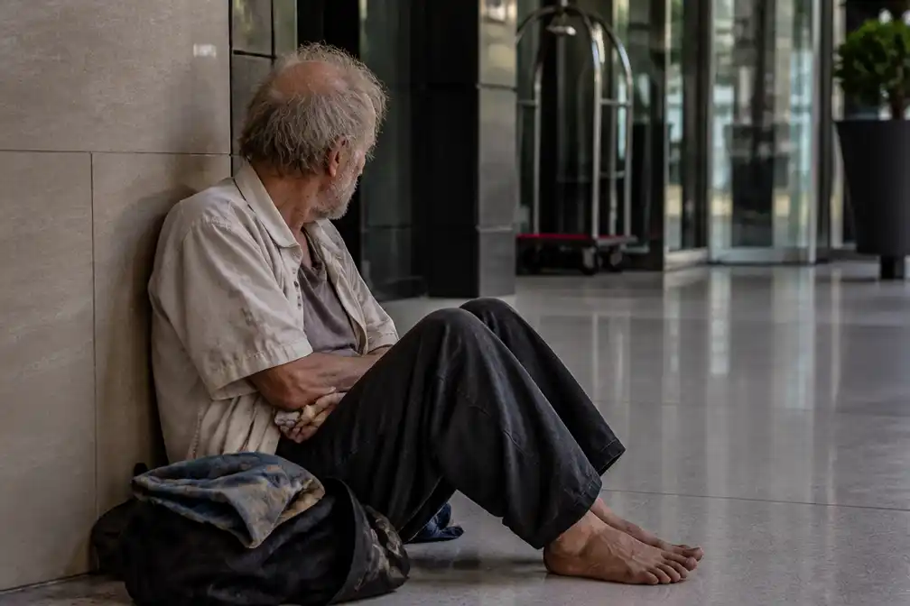 Oud-VN-medewerker (68) raakt geld kwijt aan AI-oplichterij in Thailand en belandt op straat