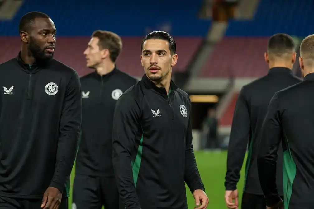 Feyenoord neemt Hadj Moussa op in selectie voor Champions League-duel bij Barcelona