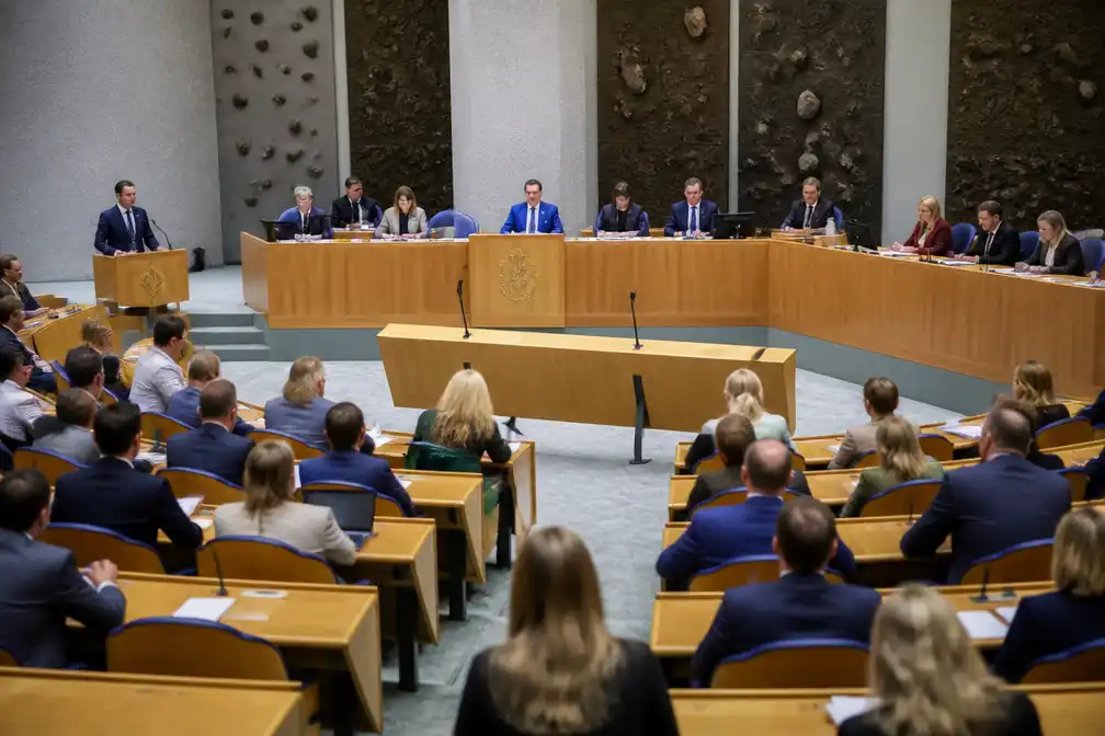Kamer steunt weren luchtvaartsector uit omwonendenraad Schiphol