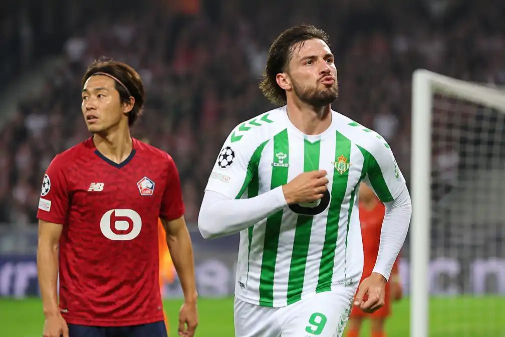 Parrott en Ueda scoren, Real Betis wint met 3-2 van Lille in Champions League