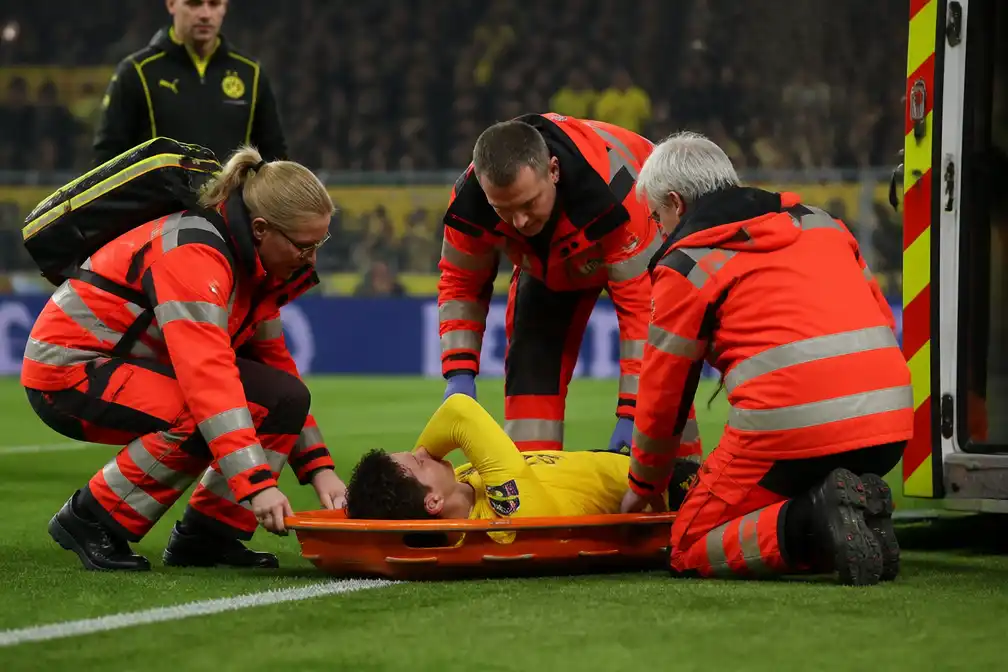 Kos Karetsas na enge momenten naar ziekenhuis bij Champions League-debuut