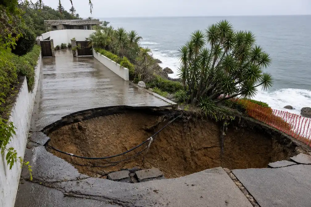 Zinkgat opent bij huis Nicolas Cage in Malibu, evacuaties afgekondigd