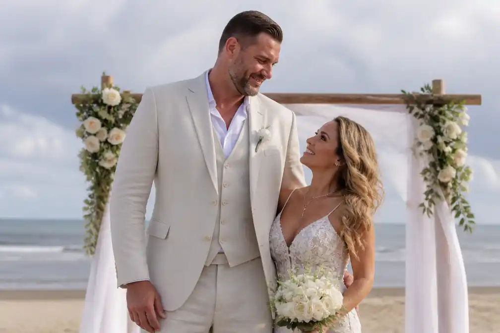 Acteur Olivier Richters trouwt op strand van Noordwijk met Desiree