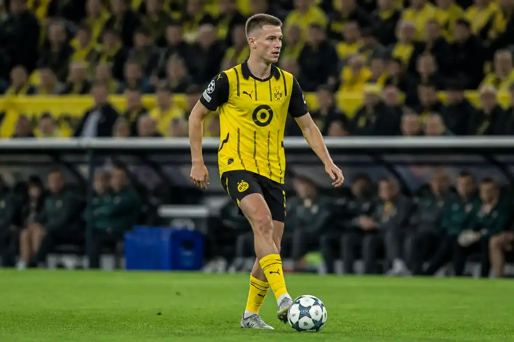 Joey Veerman maakt indruk bij Champions League-debuut Dortmund na zege op Villarreal