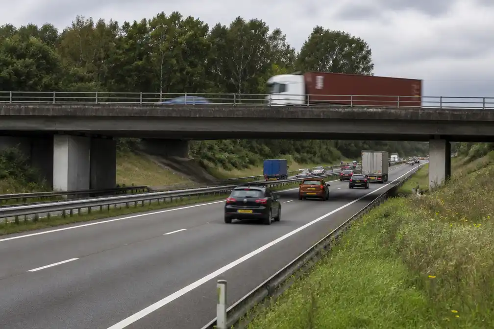 Hardenbergerbrug op A28 naar verwachting om middernacht weer open