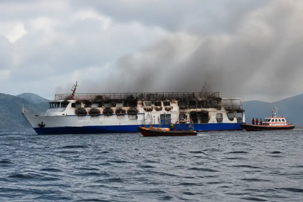 Brand op veerboot naar Coron in Filipijnen: vijf doden, tientallen vermisten