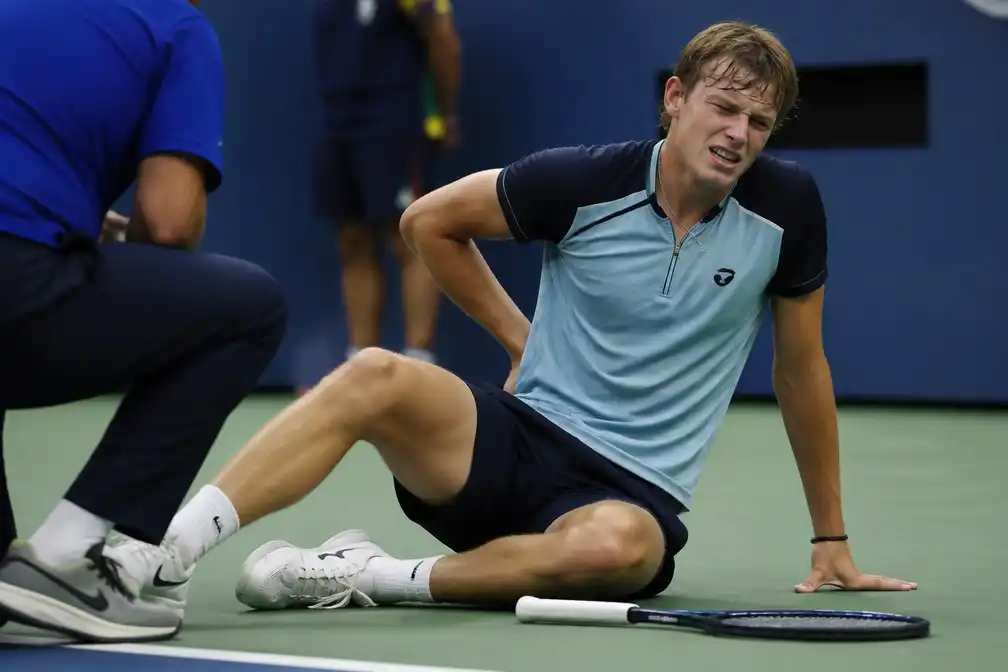 Blockx geeft geblesseerd op in US Open-kwartfinale tegen Chatsjanov
