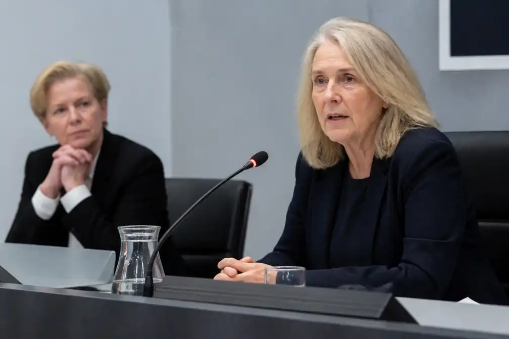 Oud-bestuurder GGD Amsterdam: regionale coronaproach was ingewikkeld