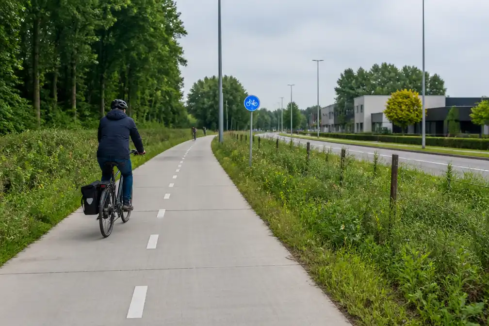 Provincie Antwerpen werkt ontbrekende schakel op fietsostrade F106 weg