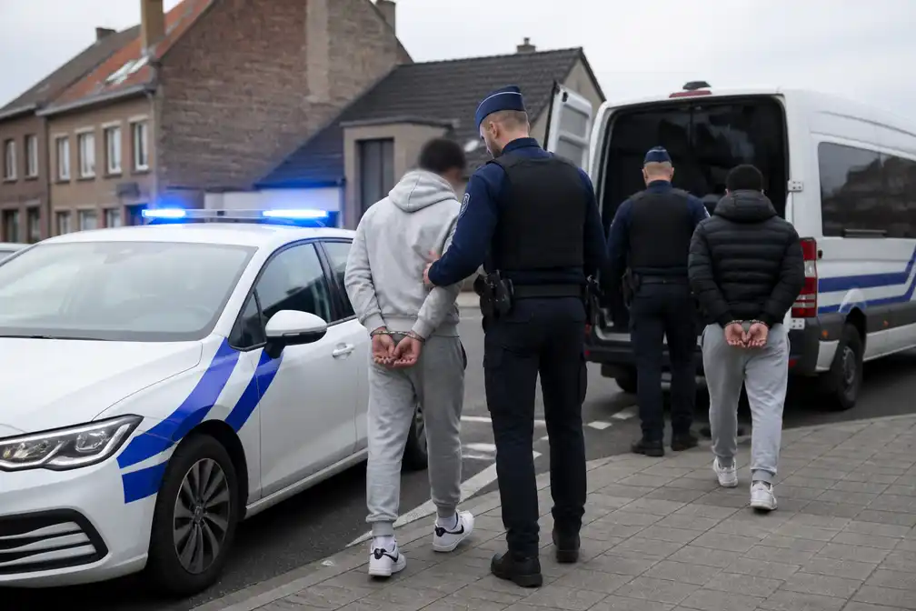 Vier Franse jongeren aangehouden na poging tot autodiefstal in Poperinge
