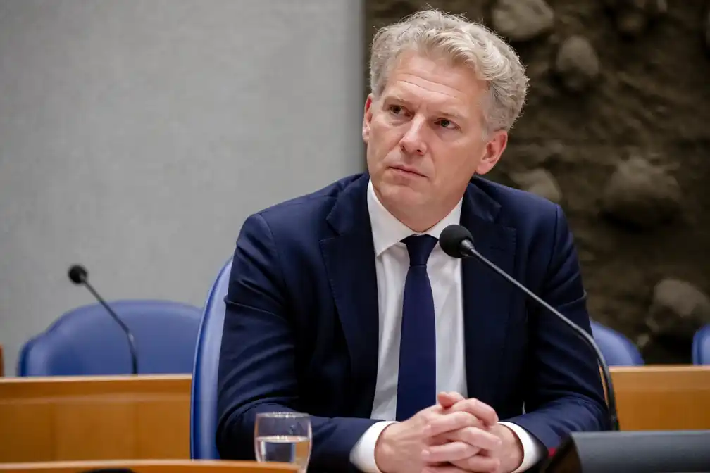 Asielminister Van den Brink in beroep tegen uitspraak over terugkeer naar Italië