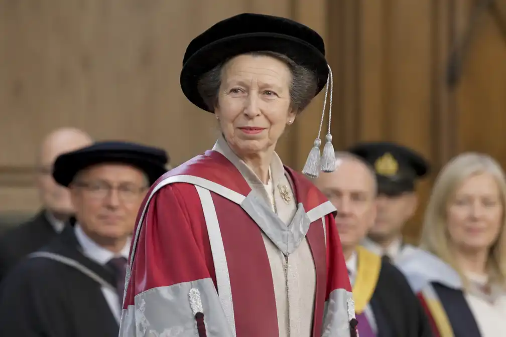 Prinses Anne ontvangt eredoctoraat van Universiteit van Lincoln