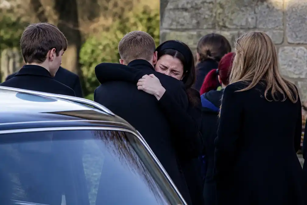 Vader aangeklaagd voor mishandeling tijdens uitvaart A66-slachtoffer Cole Worthy (17)