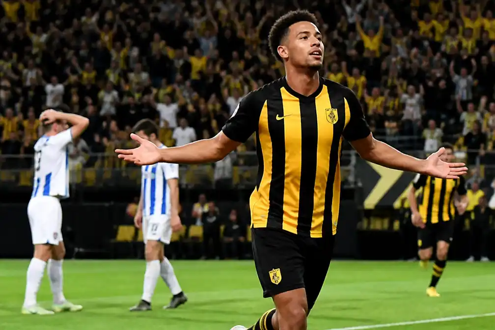 Roda verslaat Vitesse met 1-0 dankzij goal nieuwkomer Peixoto