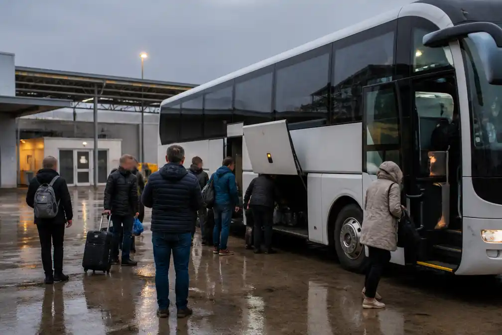 Dertien betrokkenen busongeluk met Nederlandse bus in Zwitserland terug in Nederland