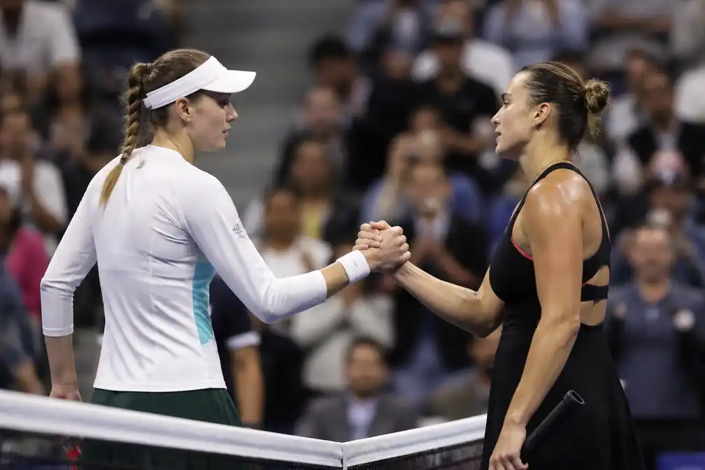 Rybakina verslaat Sabalenka en wint eerste US Open, wordt nieuwe nummer één