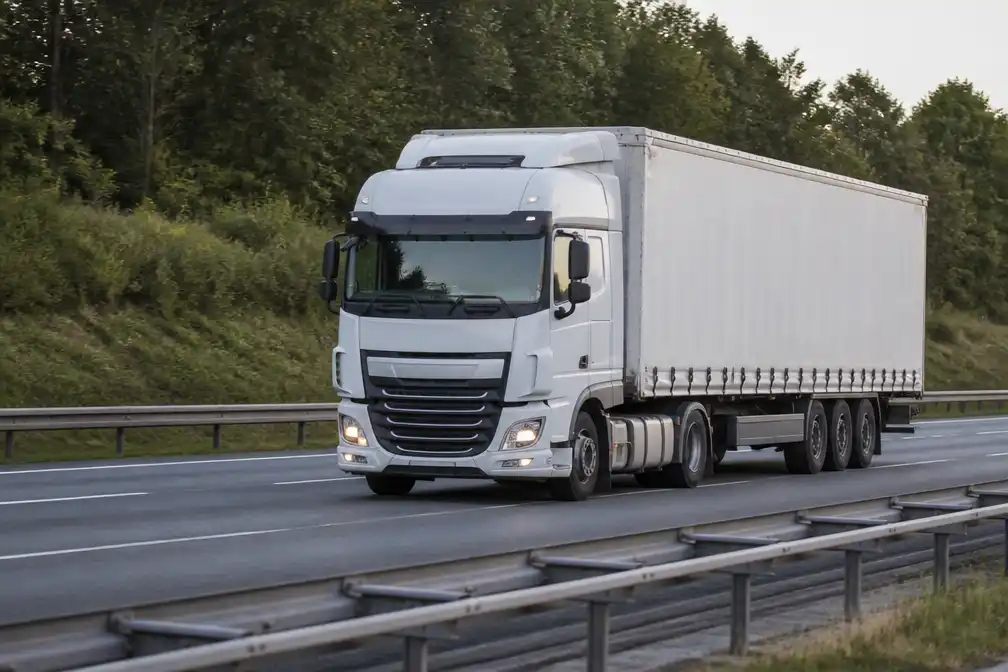 Dronken trucker valt uit cabine, vrachtwagen rijdt twee kilometer door op A2 bij Hannover