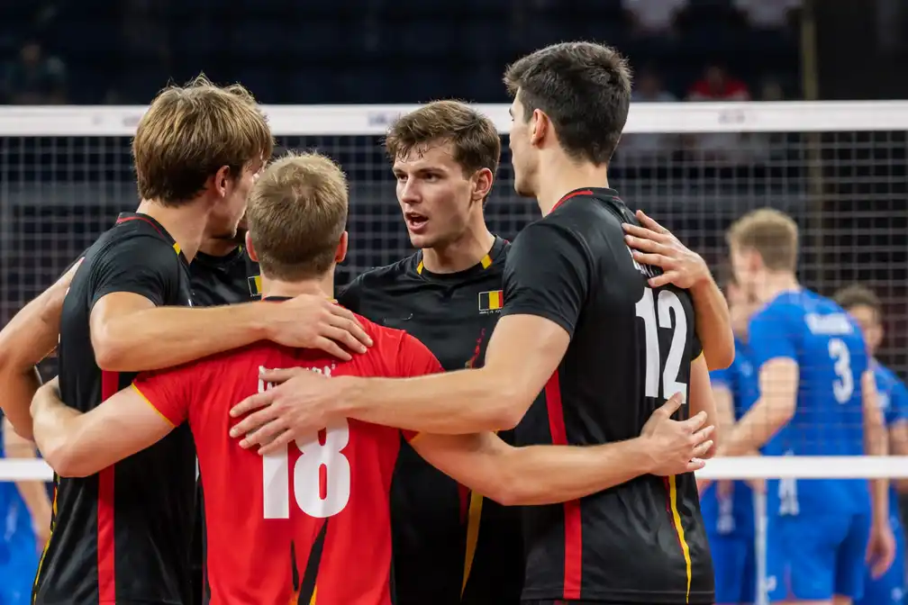 Red Dragons verslaan Estland in vier sets voor derde groepswinst op EK volleybal