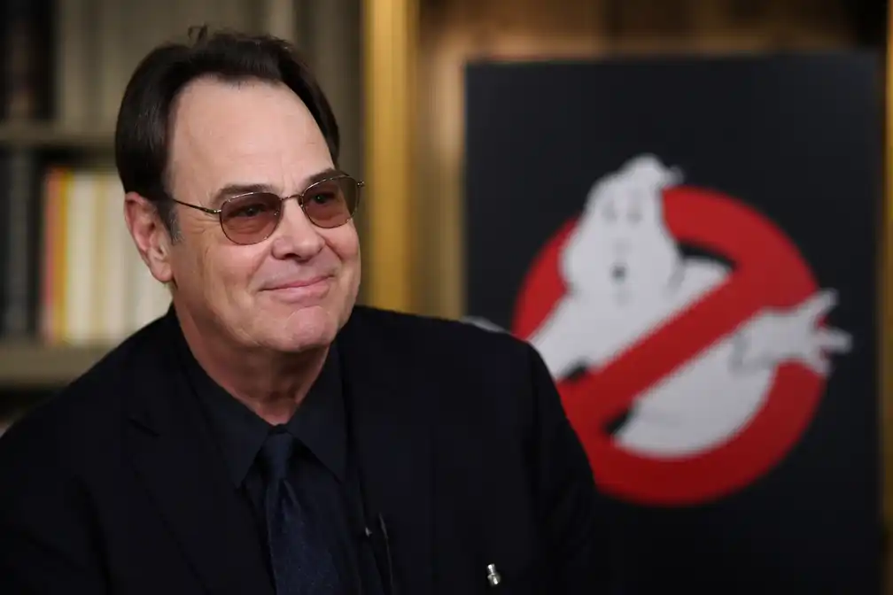 Dan Aykroyd stelt tournee rond boek Soulhider uit na voetoperatie