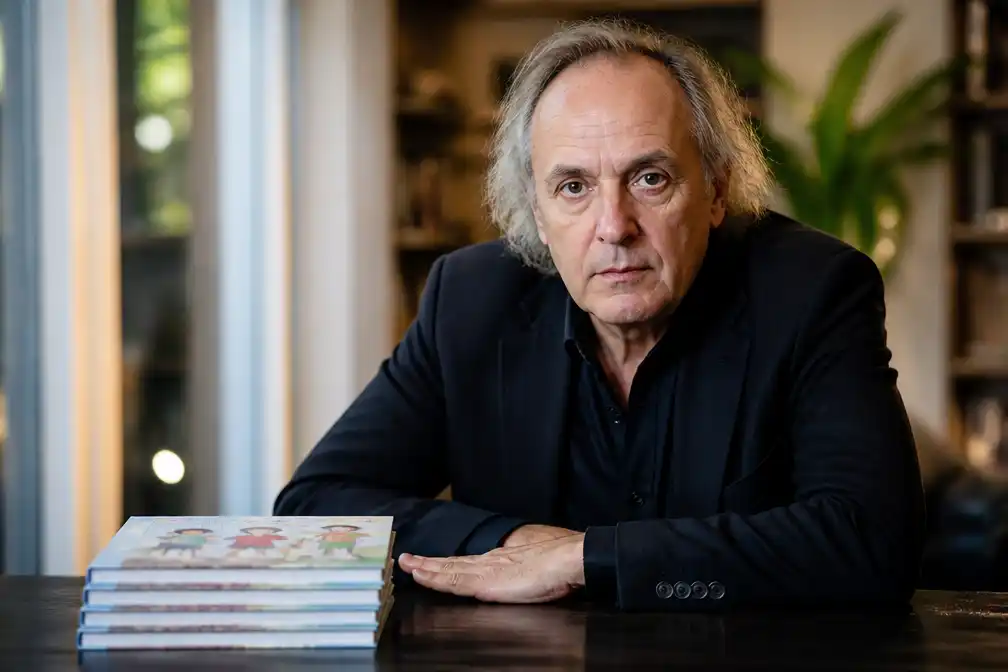 Marcel van Roosmalen brengt kinderboek De moppermeisjes uit