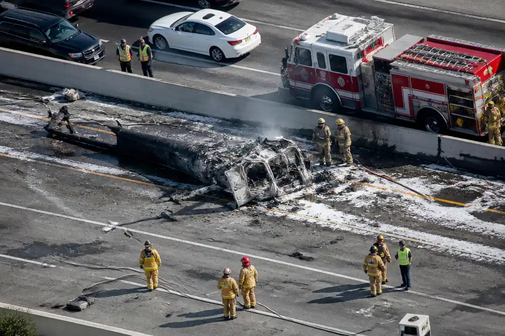 Helikopter van tv-zender stort neer in Los Angeles, drie doden