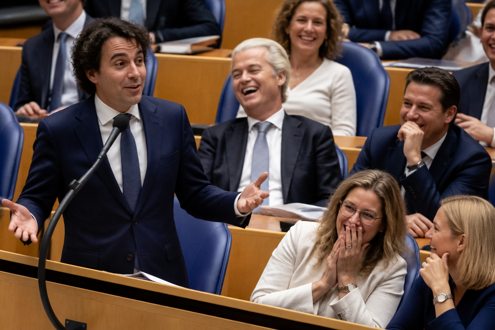 Hilariteit in Tweede Kamer bij aftrap APB na grap van Jesse Klaver