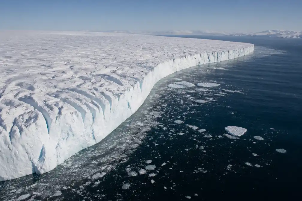 Groenland en Antarctica verloren 11 biljoen ton ijs: zeespiegel ruim 3 centimeter hoger