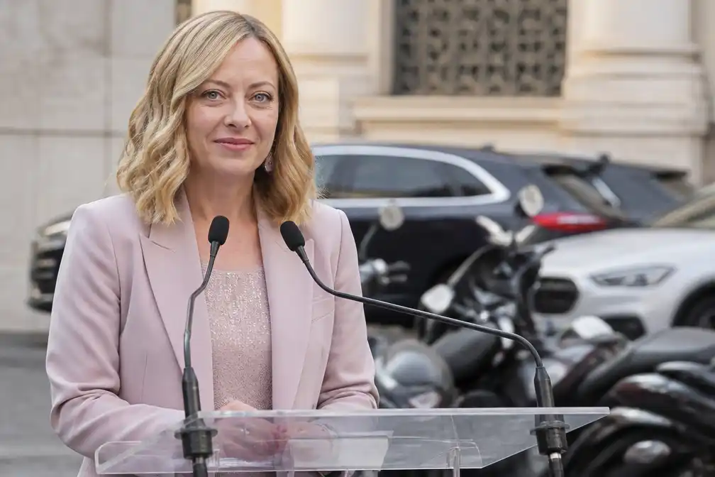 Italië schrapt in 2027 verkeersbelasting voor auto's onder 80 kilowatt