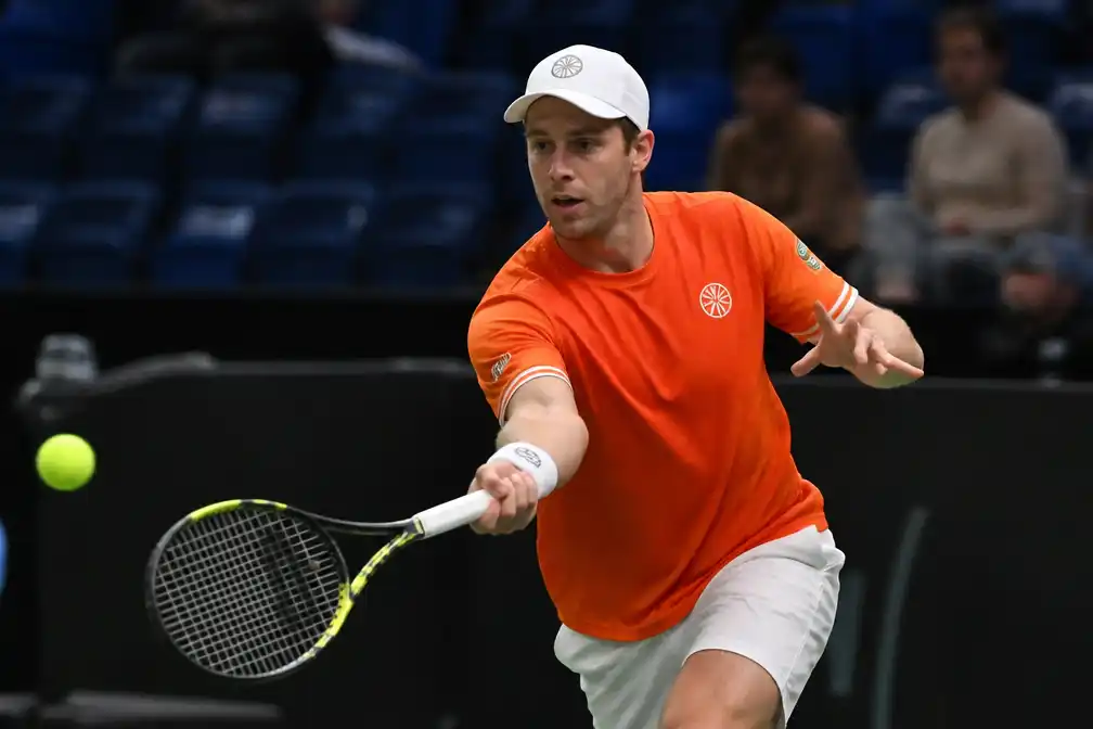 Van de Zandschulp begint Davis Cup-duel tegen Rodriguez in Den Bosch