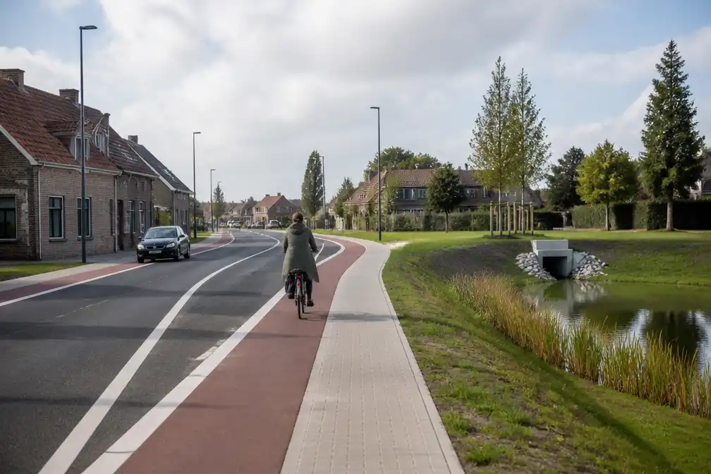 Koolskampstraat in Lichtervelde na drie jaar werken feestelijk geopend