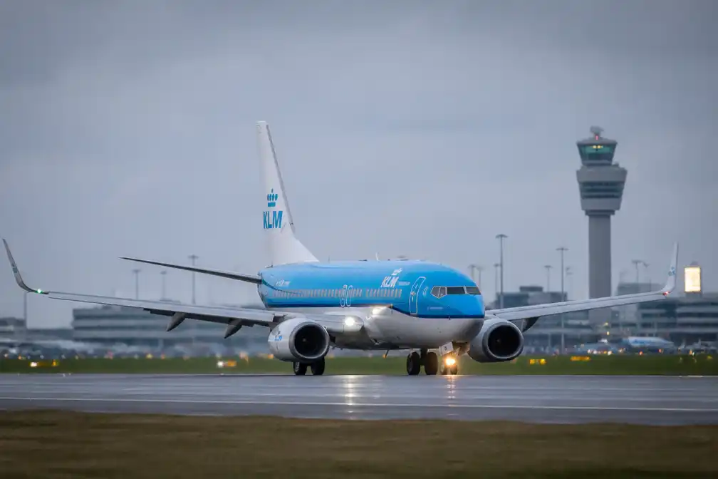 KLM-vlucht naar Curaçao keert om na brandende powerbank aan boord