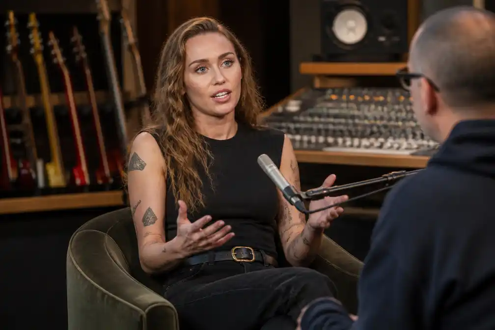 Miley Cyrus deelt herinneringen aan laatste gesprek met Dolly Parton