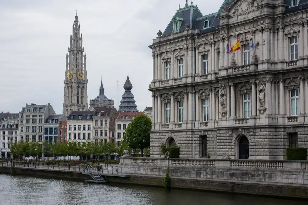 Antwerpse districtsburgemeesters weigeren medewerking aan 'Blind Getrouwd'