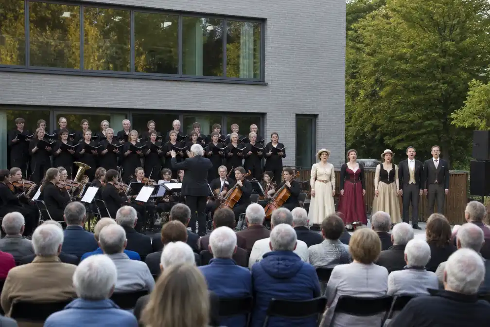 Wemmelse academie viert 75 jaar met gratis openluchtoperette Trial by Jury