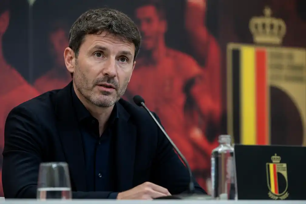 Van Bommel roept AZ-keeper De Busser op in eerste selectie van België