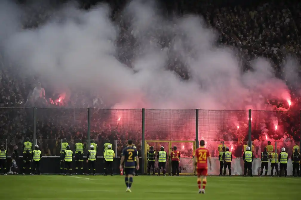 KNVB verscherpt vuurwerkprotocol in stadions, clubs hebben twijfels