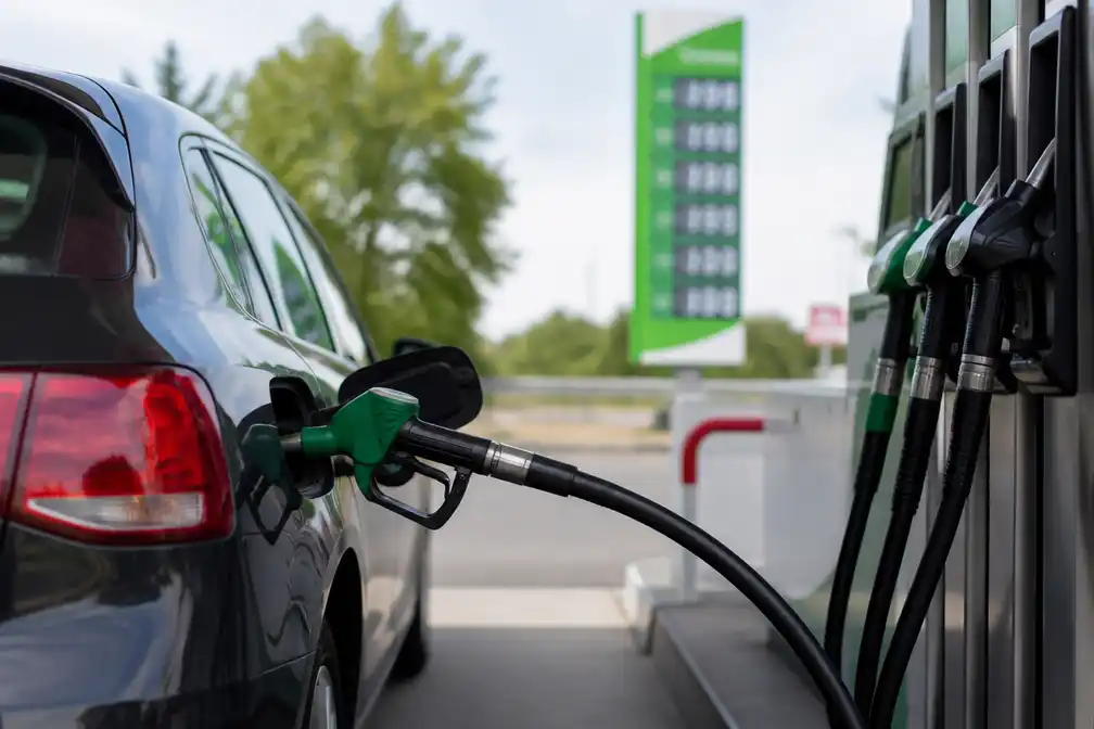 Duitsland verlaagt accijns op benzine en diesel met 17 cent