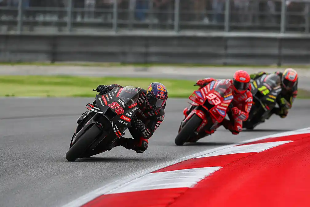 Martín herovert WK-leiding in MotoGP met winst sprintrace Oostenrijk