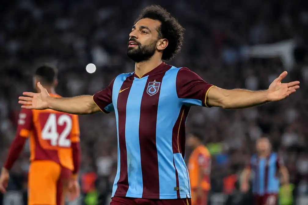 Salah maakt hattrick in 4-0 zege Trabzonspor op Galatasaray